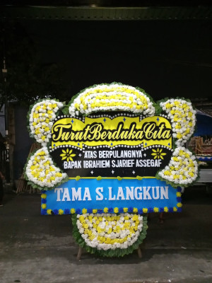 Papan Bunga Duka di Yatamo